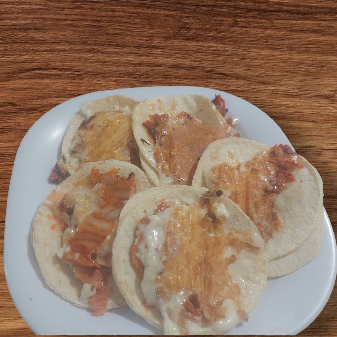 7 Tacos con Queso