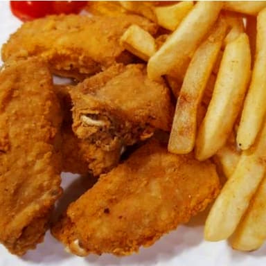 Alitas con papas