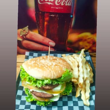 Combo Hamburguesa  DOBLE-CARN + Gaseosa Gratis😎🍔