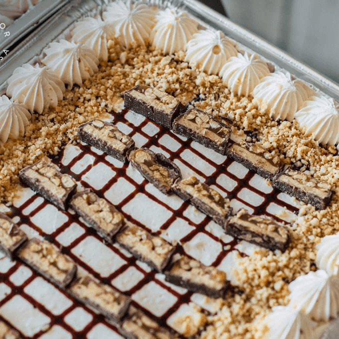 Pastel Snickers Mediano (20-22 Personas Aprox).
