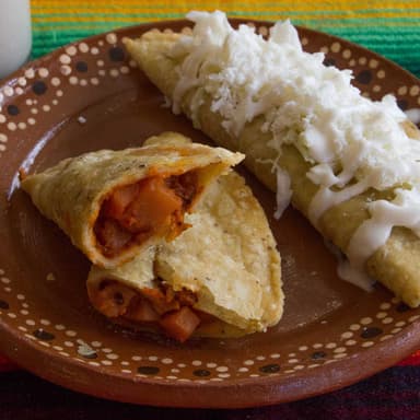 Empanada de Papas con Chorizo