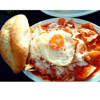 Chilaquiles con Huevo