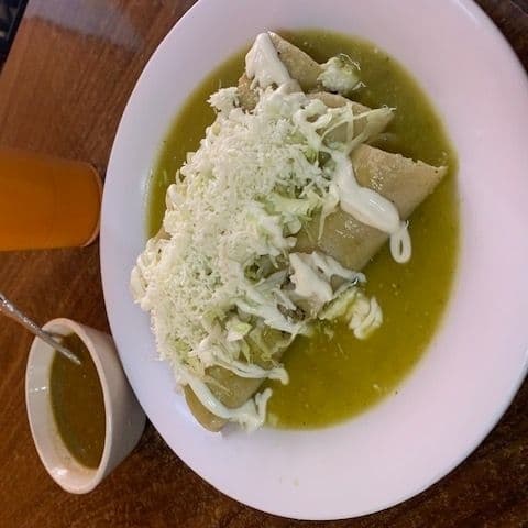 Enchiladas Verdes de Pollo