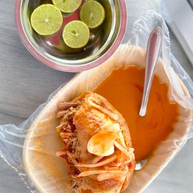 Torta ahogada salsa gema