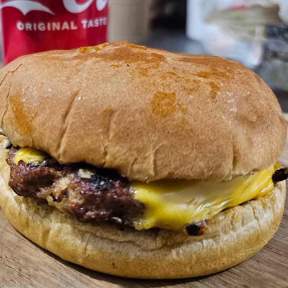 Cheeseburguer Sencilla Res