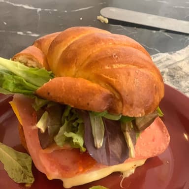 Croissant De Jamon