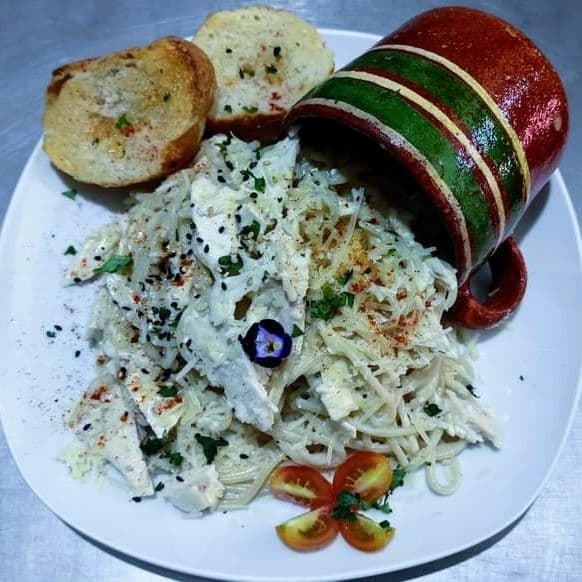 Spaghetti Alfredo Pollo