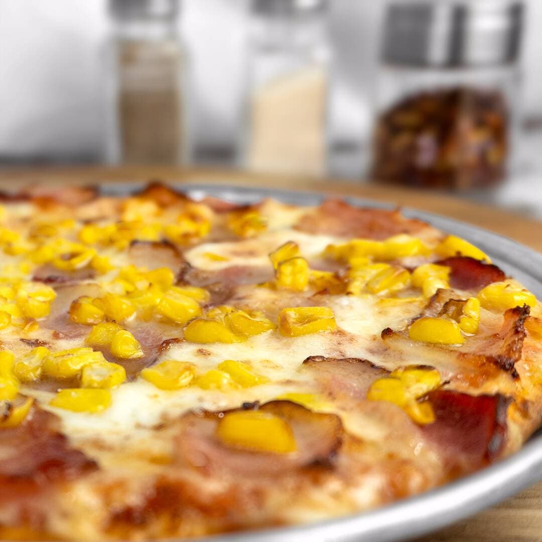 Pizza de Tocineta y Maíz