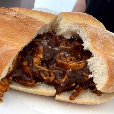 Torta de mole poblano