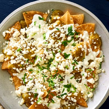 Chilaquiles con Chicharron Prensado