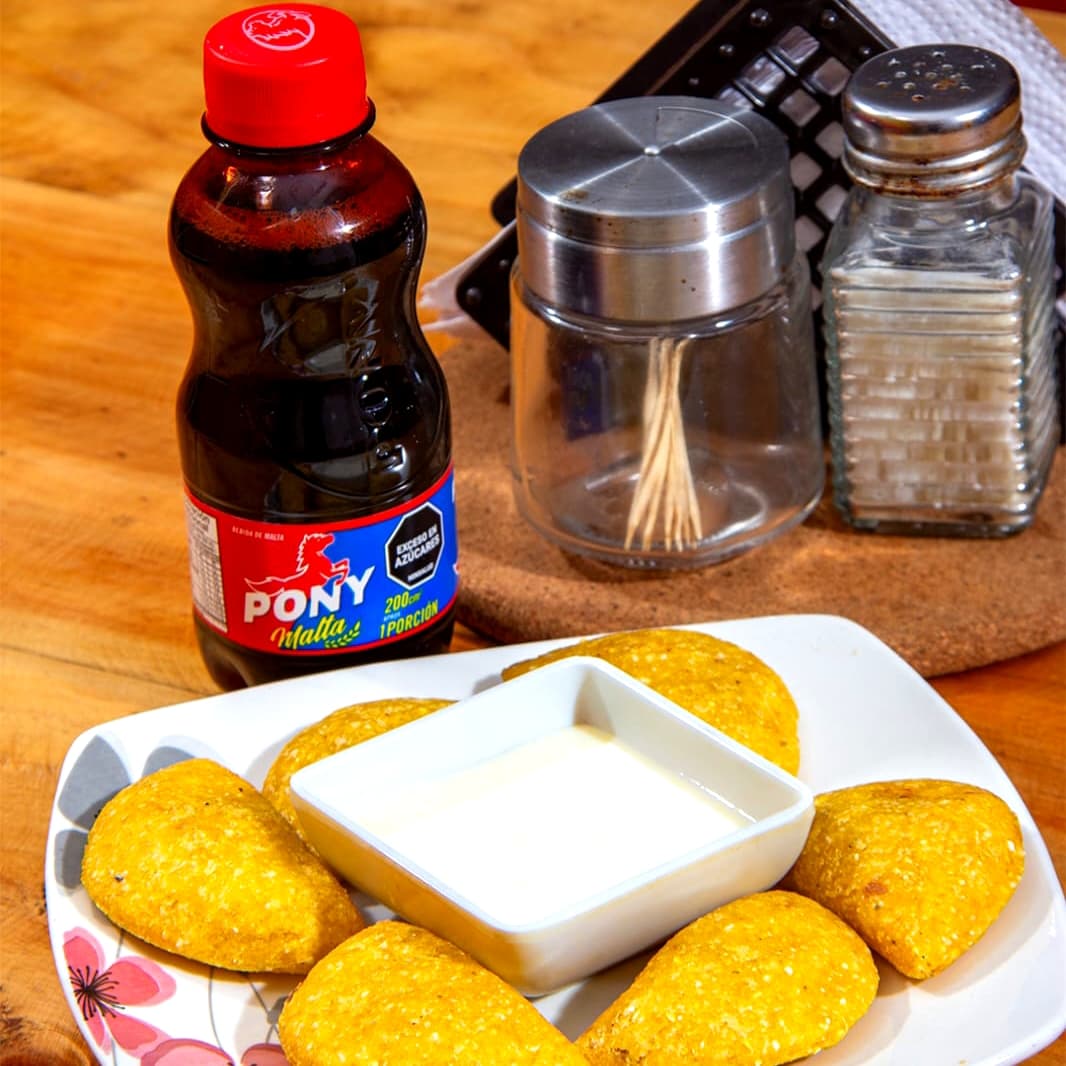Empandas de Pollo + Natumalta 200ml