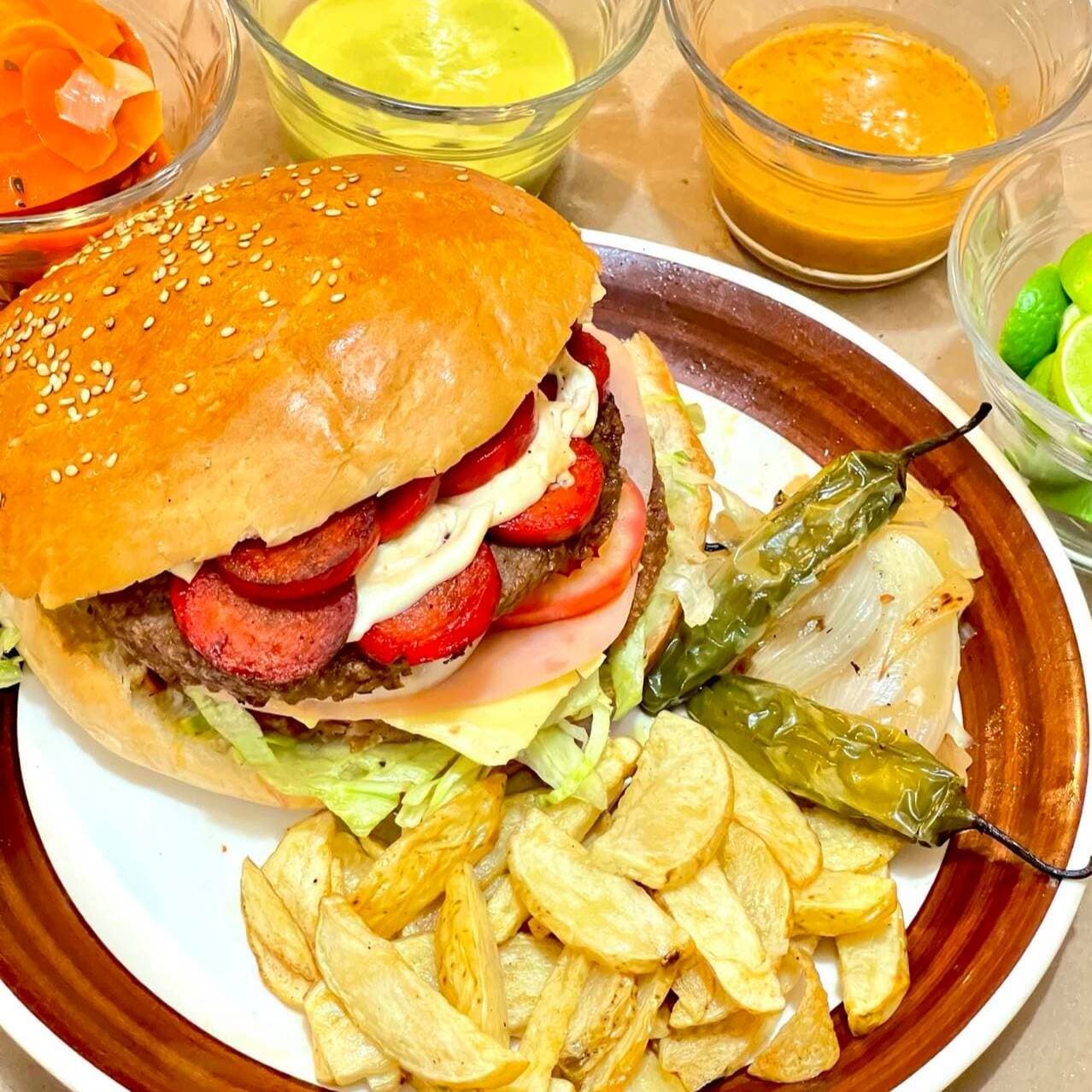 Hamburguesa Res Salchiburguer con Queso.