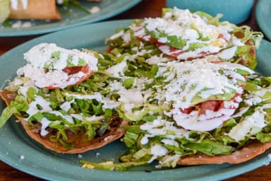 TOSTADAS DE BARBACOA