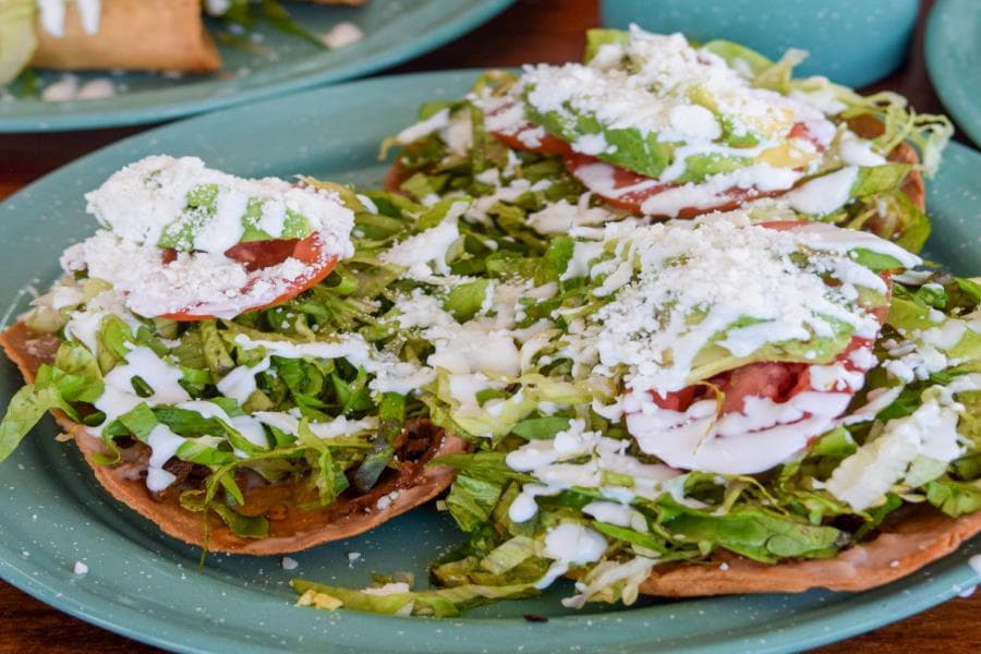 TOSTADAS DE BARBACOA