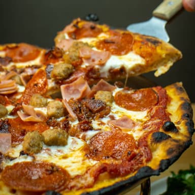 PIZZA CARNIVORA