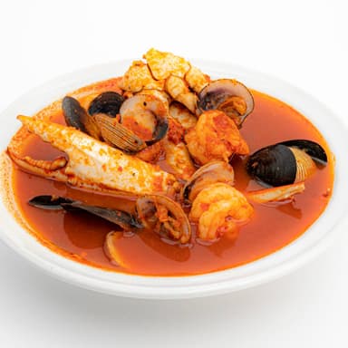 Sopa mariscos cajun