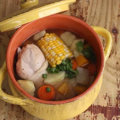 Sopa Pierna y Muslo de Pollo(1trs)