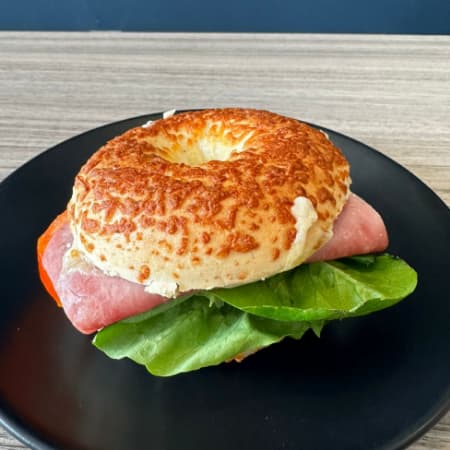 Bagel de Jamón y Queso