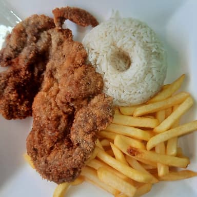 Milanesa de Carne con arroz  y  papas fritas