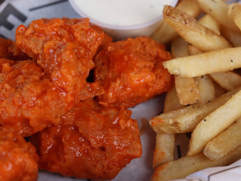 Boneless y Así...
