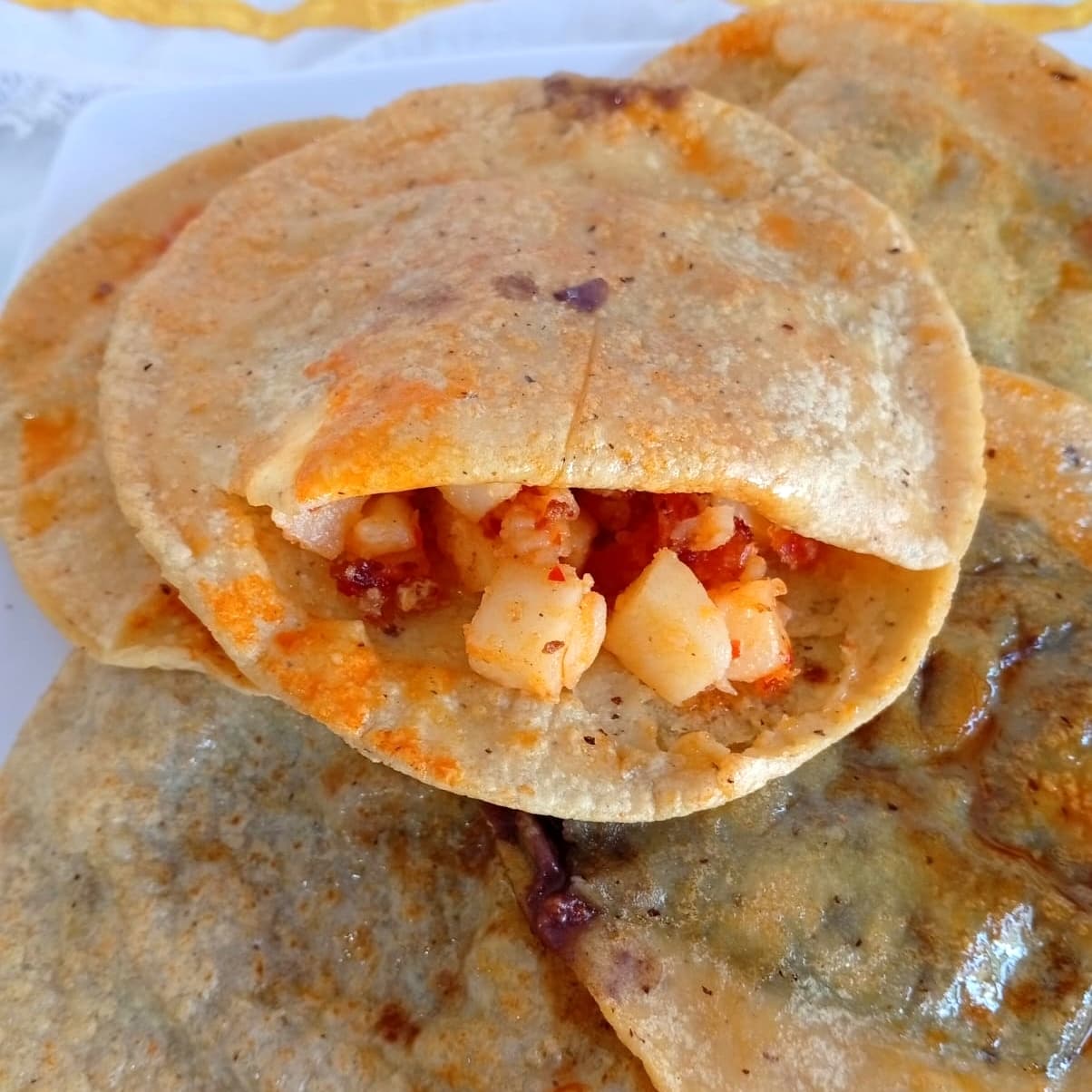 GORDITA DE PAPAS CON CHORIZO
