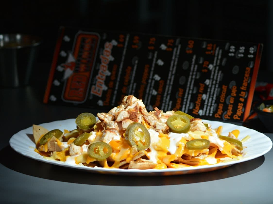 Red Nachos con Pollo