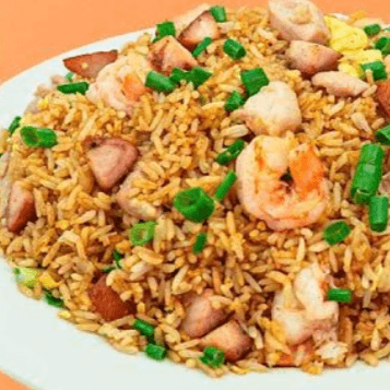Chaufa Especial con Pollo en Trozos