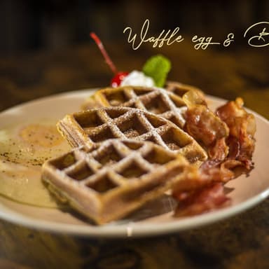 Waffle ò Hotcakes Egg Bacon