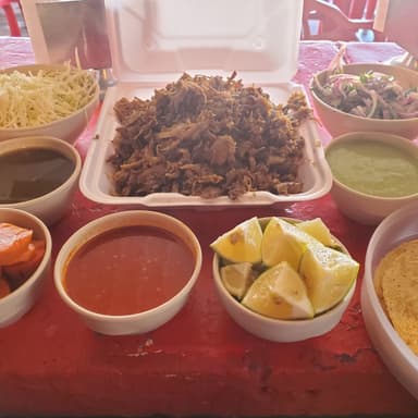 COMBO 1 KILO DE CARNITAS + 1  COCA 2 Lts