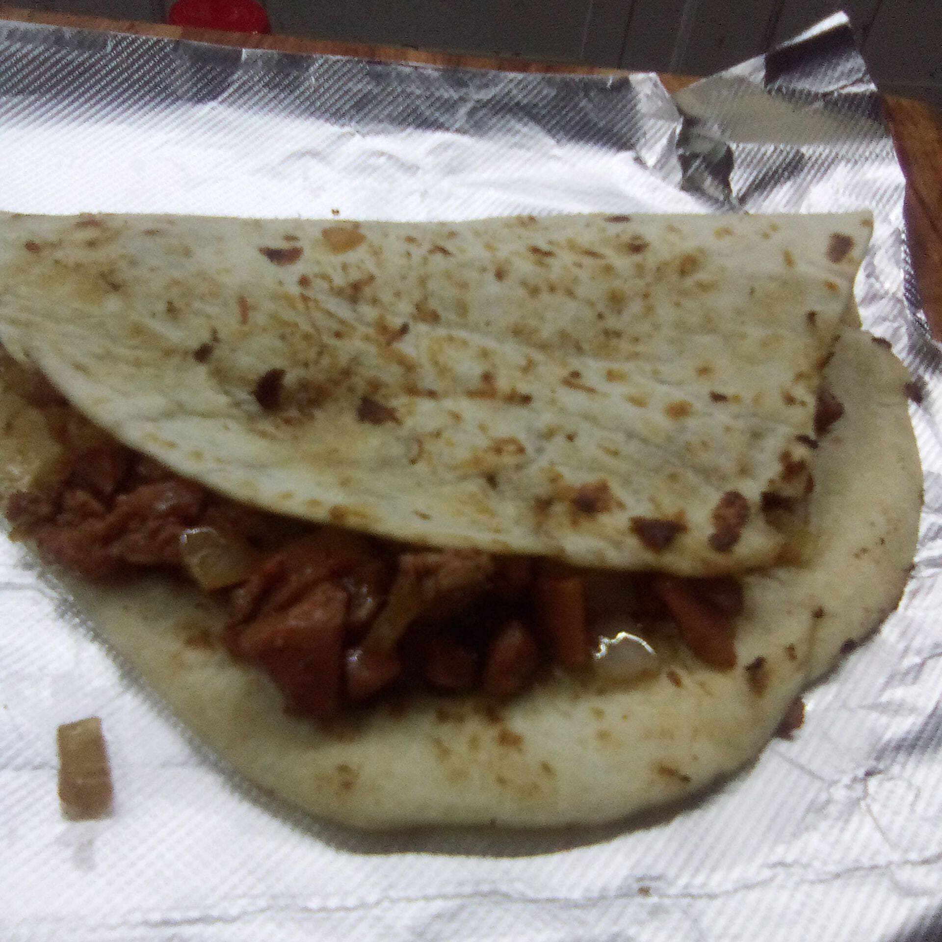 QUESADILLA MONTADA DIFERENTE GUISADO CON CEBOLLA