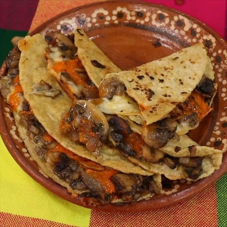 Quesadilla con guiso