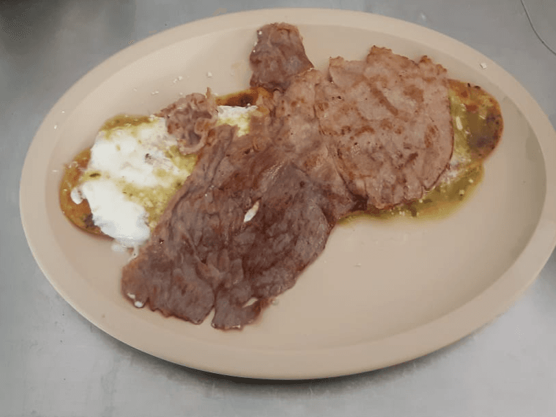 Huarache con Bistec de Res