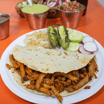 Quesadilla de Maíz con Pastor