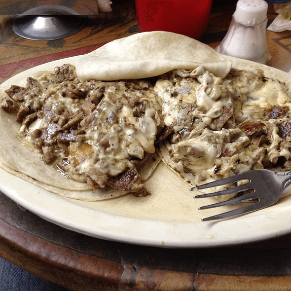 ORDEN DE BISTECK CON QUESO