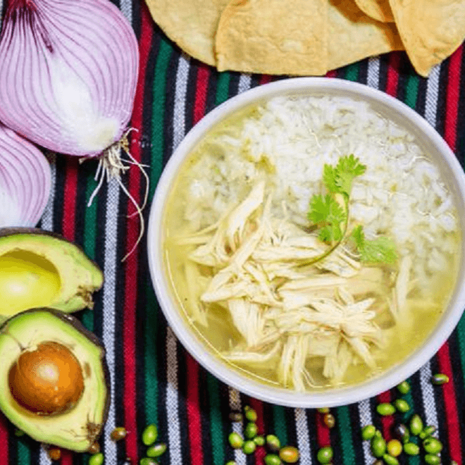 Consomé de Pollo con Arroz