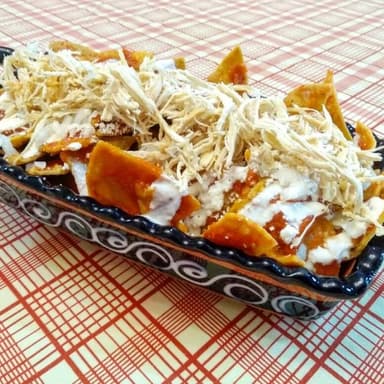 Chilaquiles Rojos con Pollo