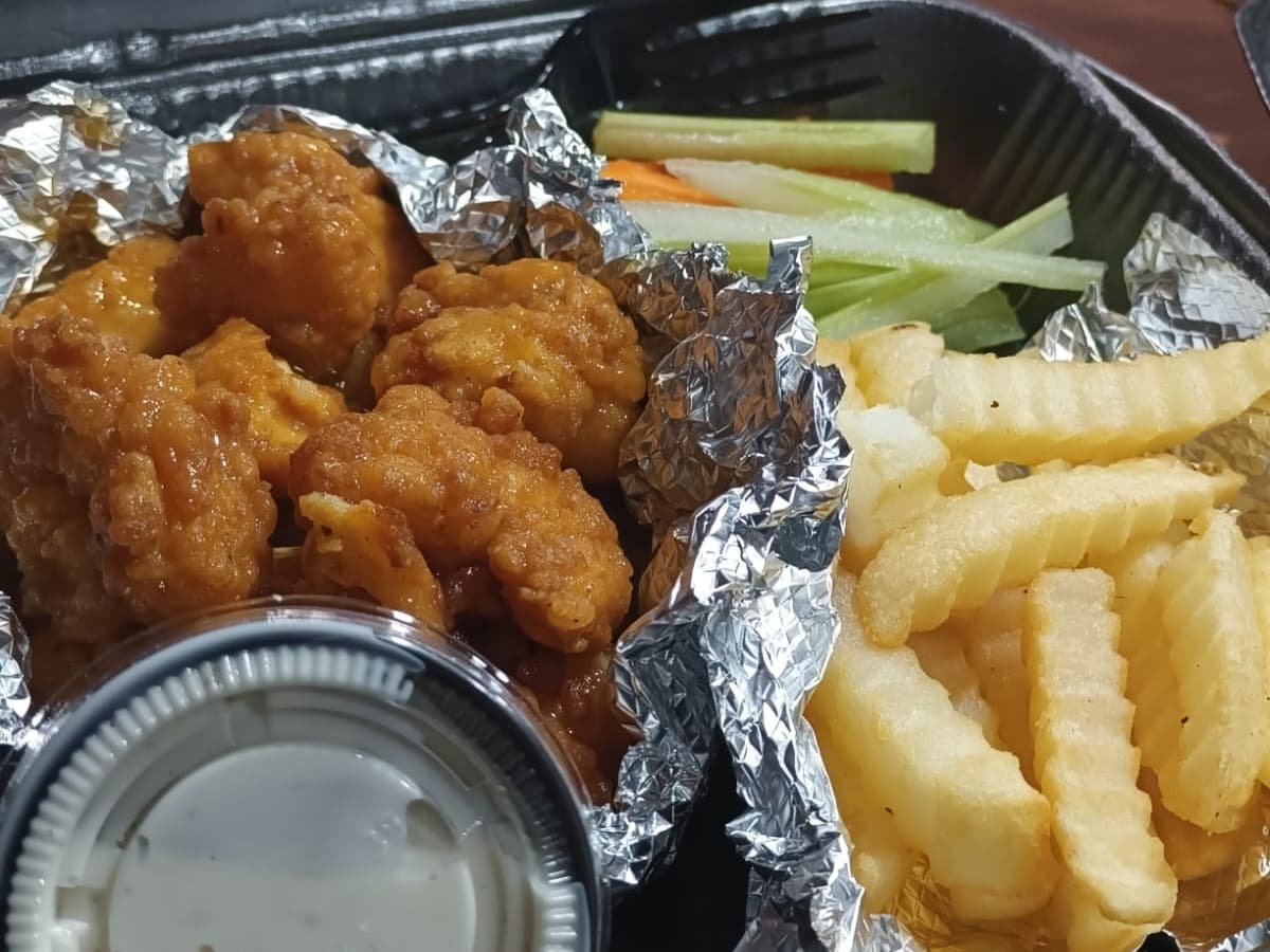 Jonale's Boneless