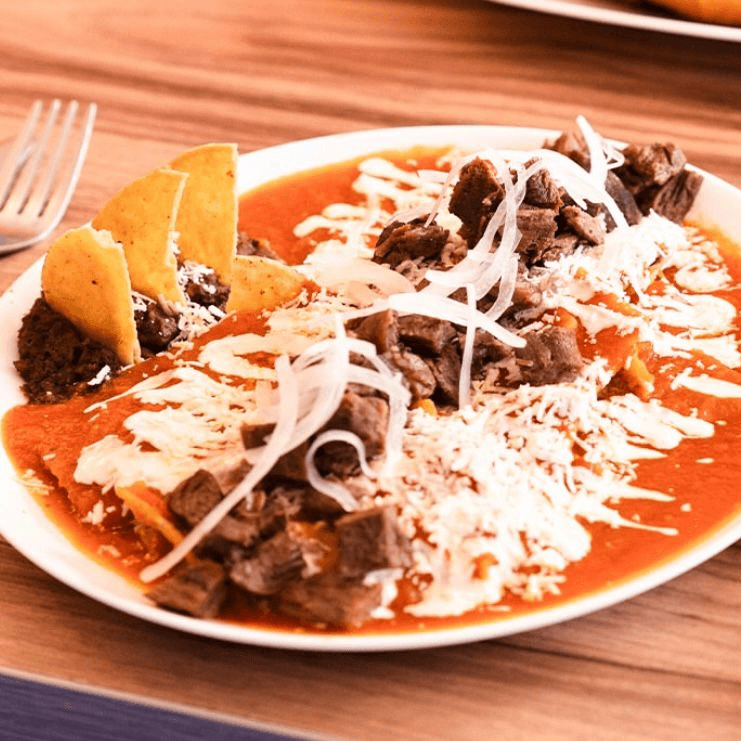 Chilaquiles con Salsa Verde o Roja o Mole