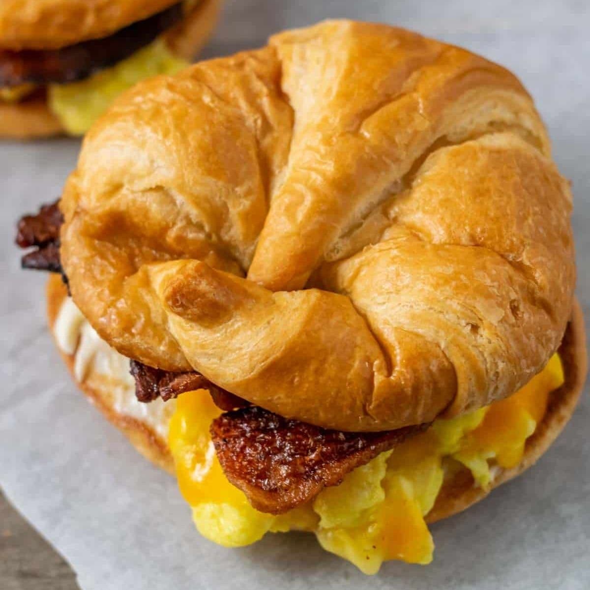 Huevo  Tocino Croissant