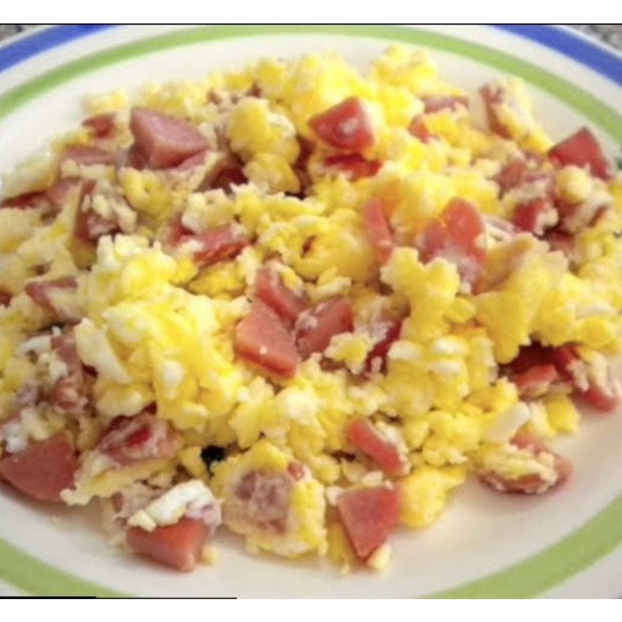 Huevos Con Salchichas