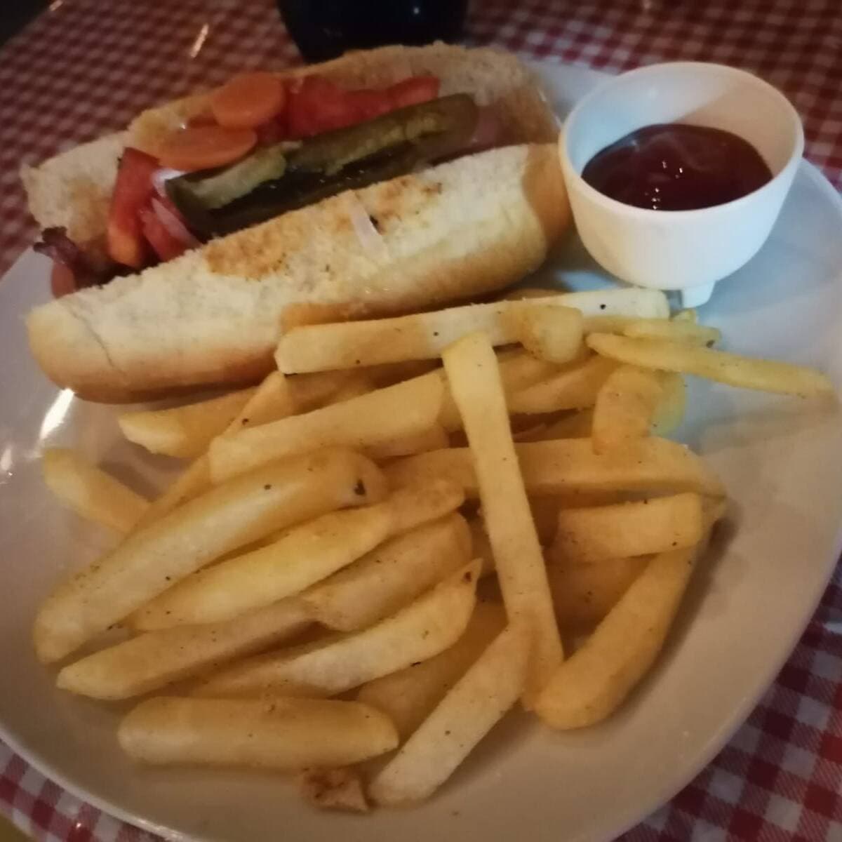 Hot Dog con Tocino y Papas