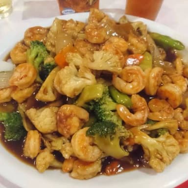Camarones con Verduras en Salsa