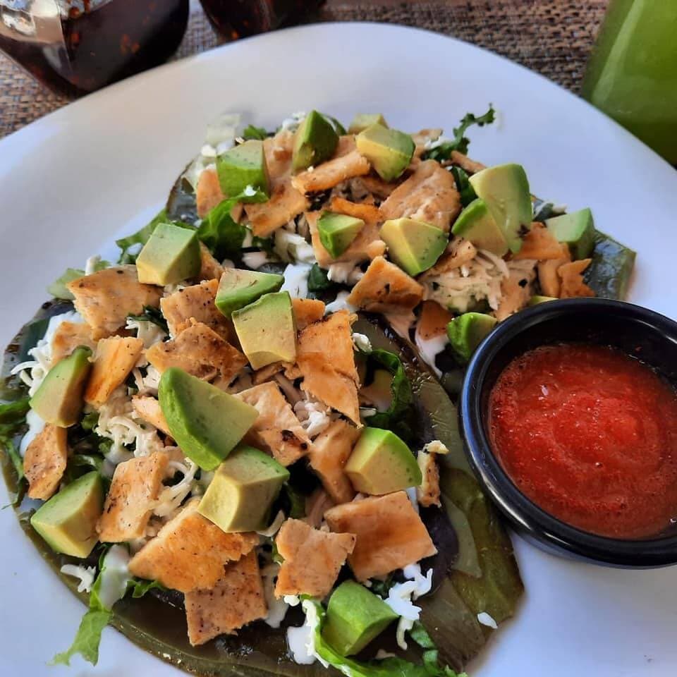 Nopal Asado con Pechuga de Pollo
