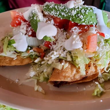Orden de Taco Dorado + Soda MIRINDA Botella