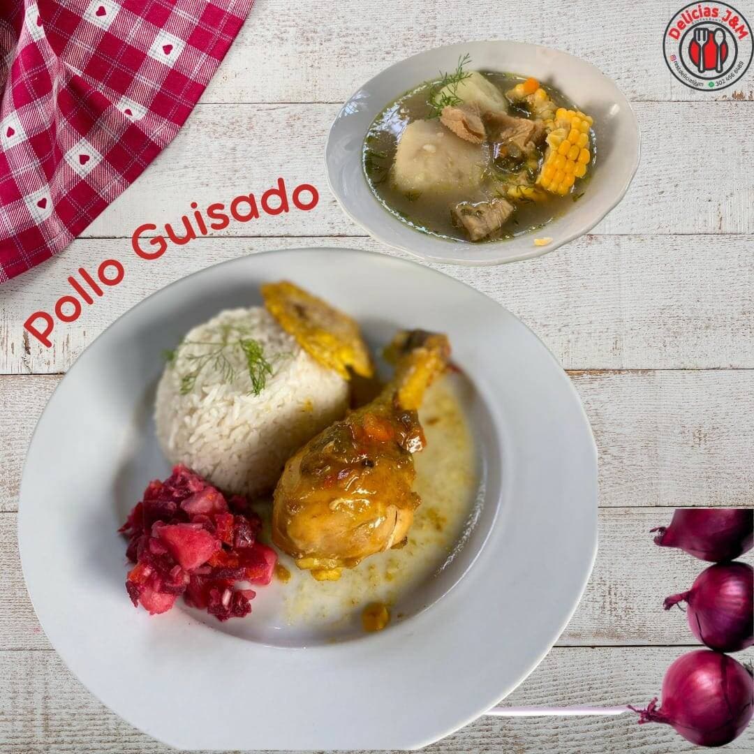 Pollo Guisado .
