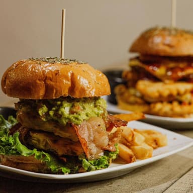 Bacon Guacamole Con Papas