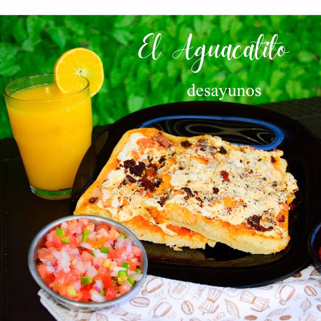 Molletes con Longaniza 2 Piezas