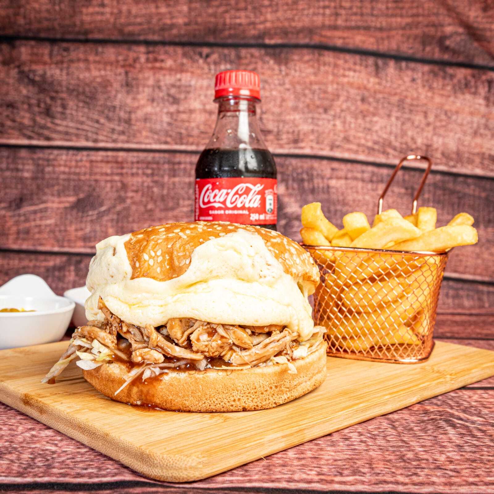 Sandwich + Papas + Gaseosa