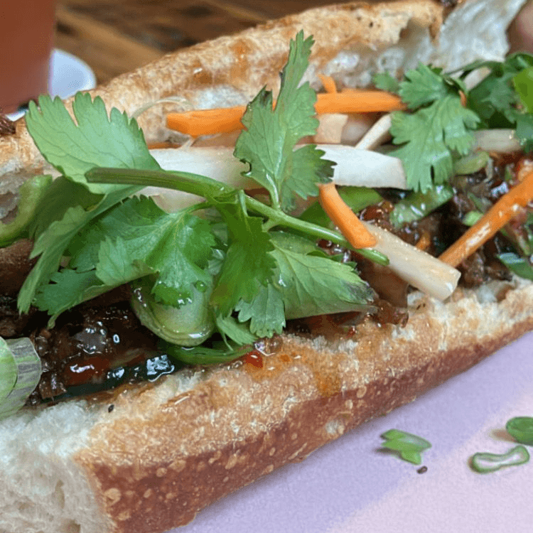 Banh Mí de Cerdo Lemongrass