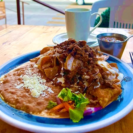 Chilaquiles Verdes con Arrachera